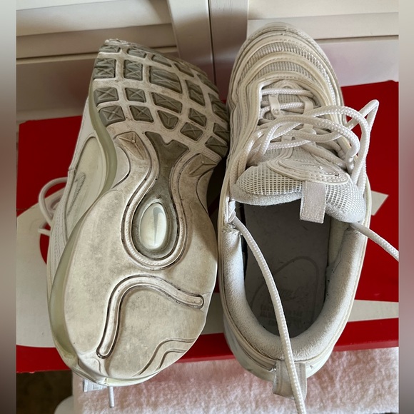 Nike Women's Size 7 Air Max 97 - Picture 2 of 9
